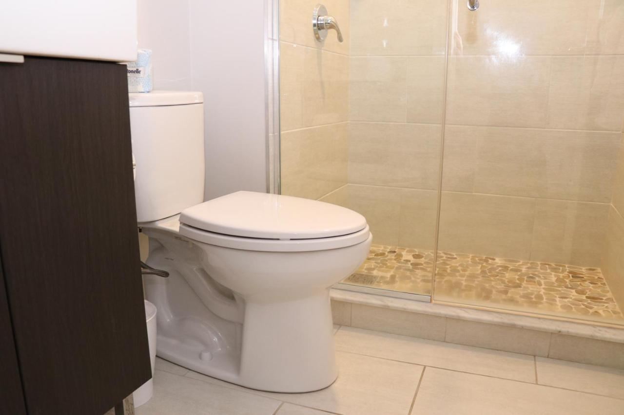 A Stylish Stay W/ A Queen Bed, Heated Floors.. #14 Brookline Ngoại thất bức ảnh
