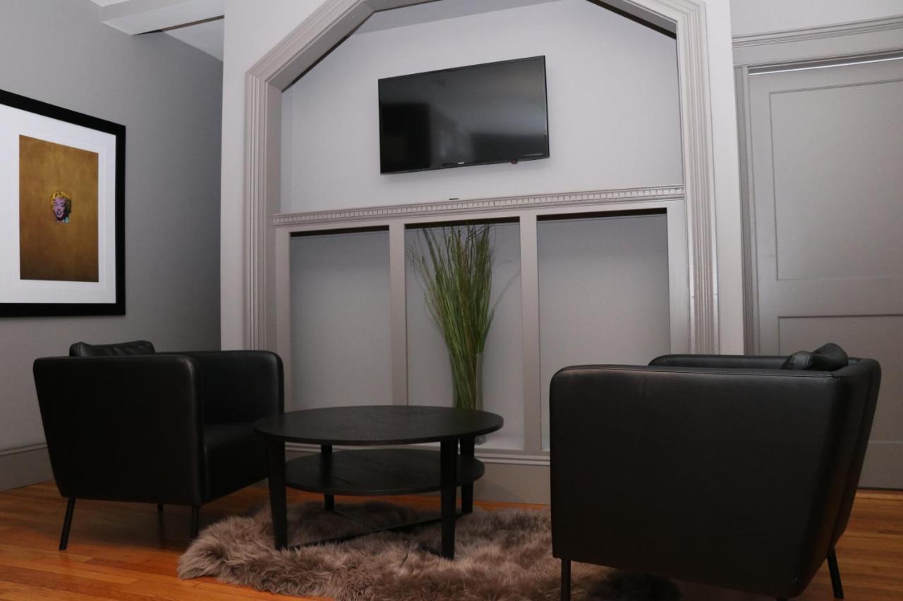 A Stylish Stay W/ A Queen Bed, Heated Floors.. #14 Brookline Ngoại thất bức ảnh
