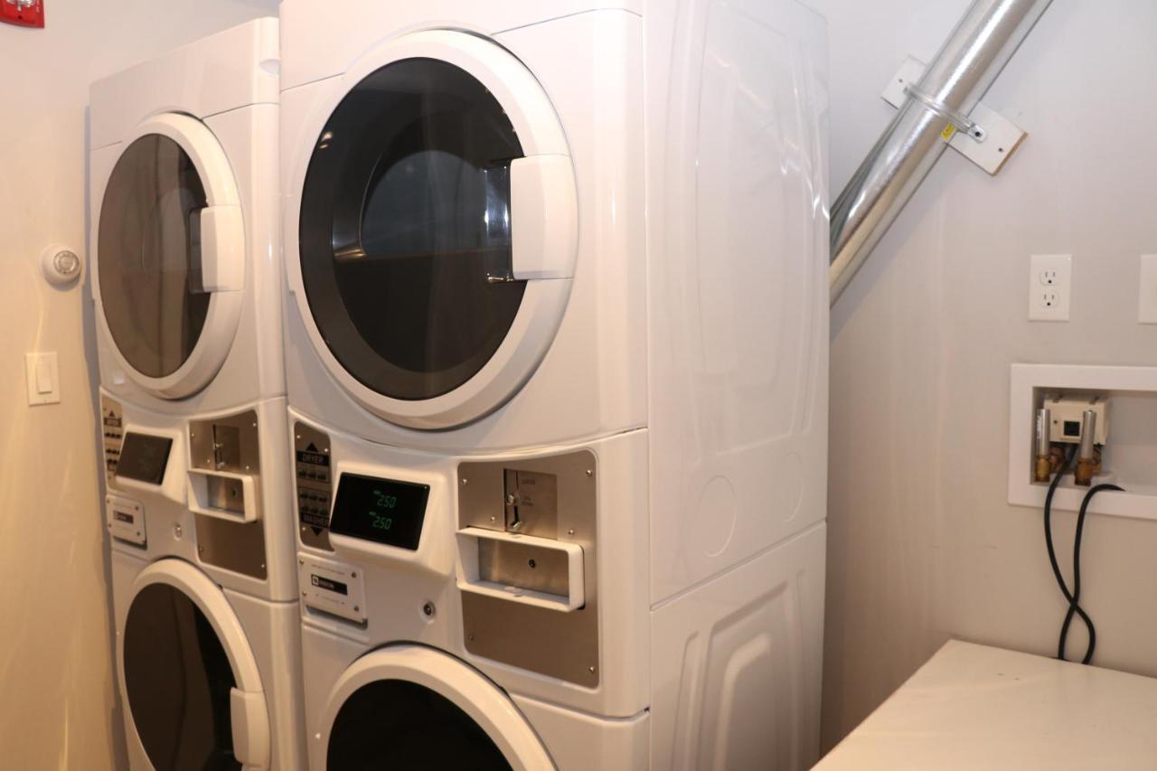 A Stylish Stay W/ A Queen Bed, Heated Floors.. #14 Brookline Ngoại thất bức ảnh